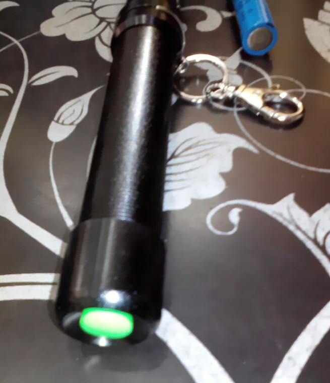 FOX-1138小狼牙型电击电筒