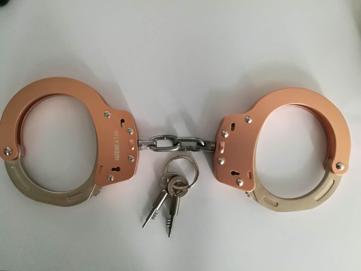 新标手铐 玫瑰金 钛合金